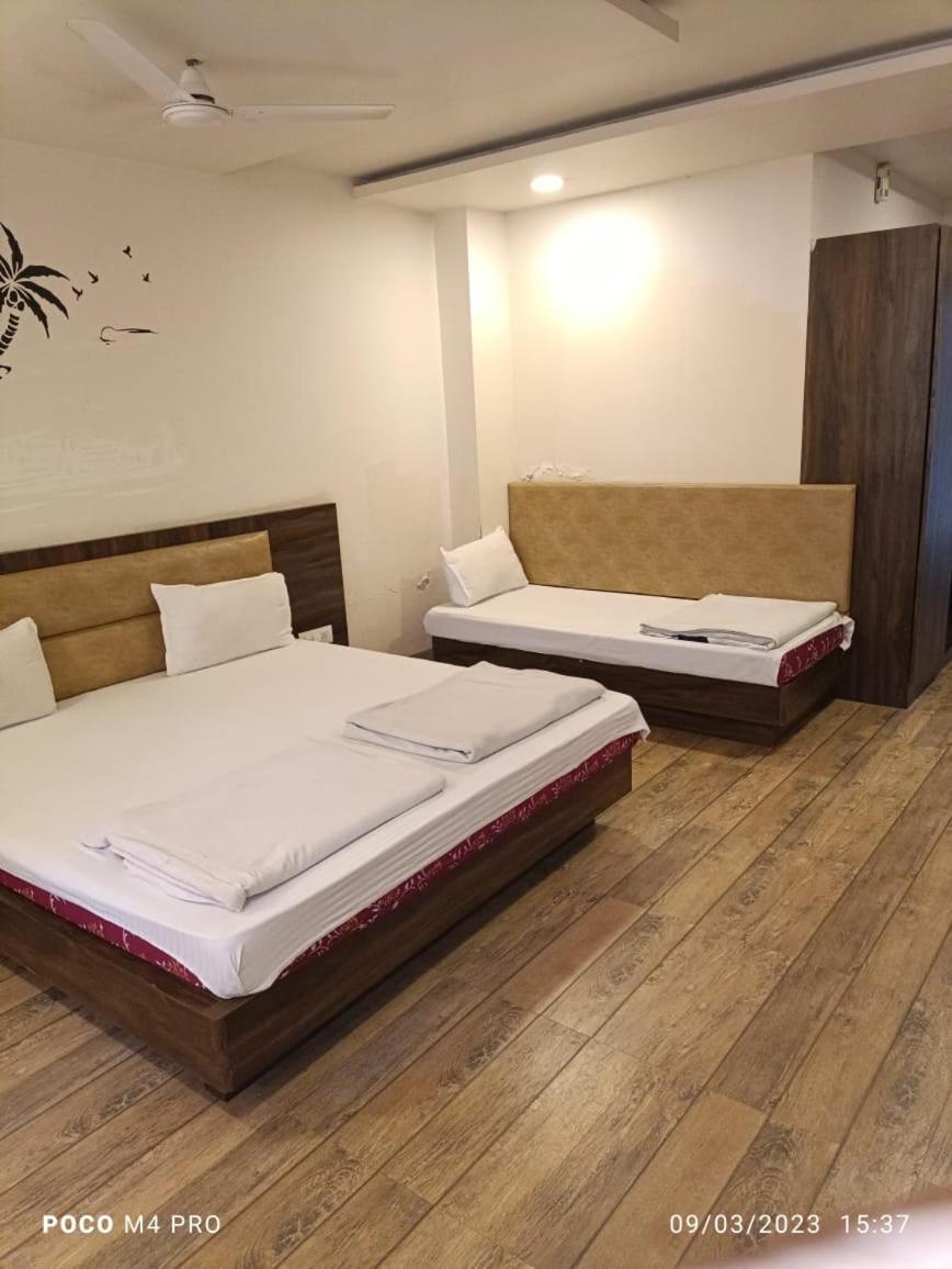 Hotel Shri Vardhan Удджайн Екстер'єр фото