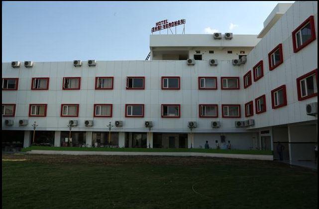 Hotel Shri Vardhan Удджайн Екстер'єр фото